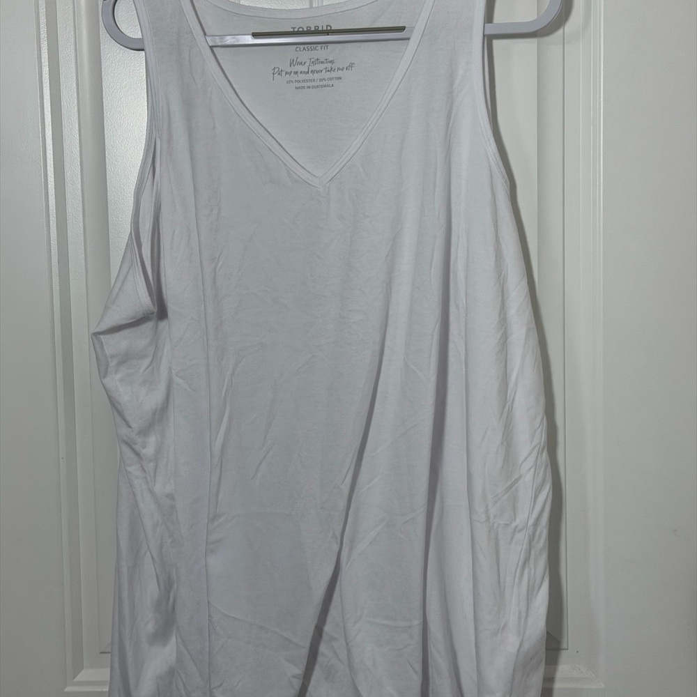torrid White V-Neck Tank Top